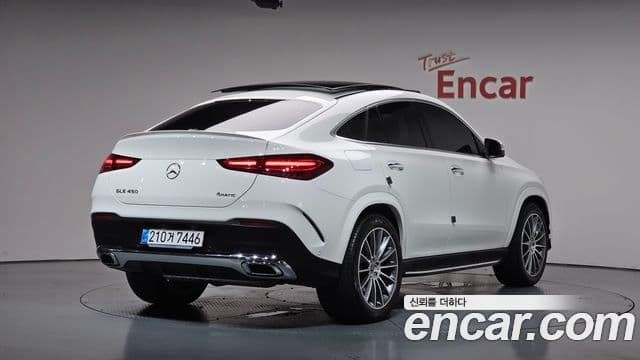 Mercedes-Benz GLE-Class 2025 — Photo 14/36