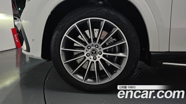 Mercedes-Benz GLE-Class 2025 — Photo 15/36
