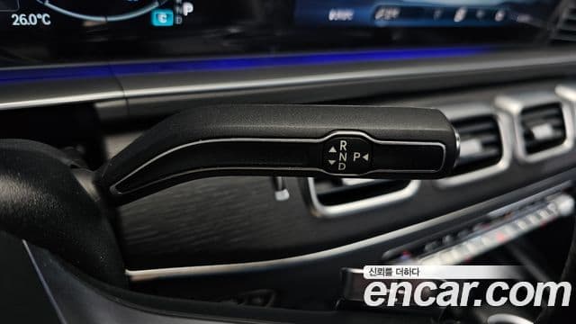 Mercedes-Benz GLE-Class 2025 — Photo 3/36