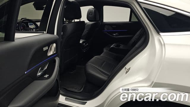 Mercedes-Benz GLE-Class 2025 — Photo 26/36