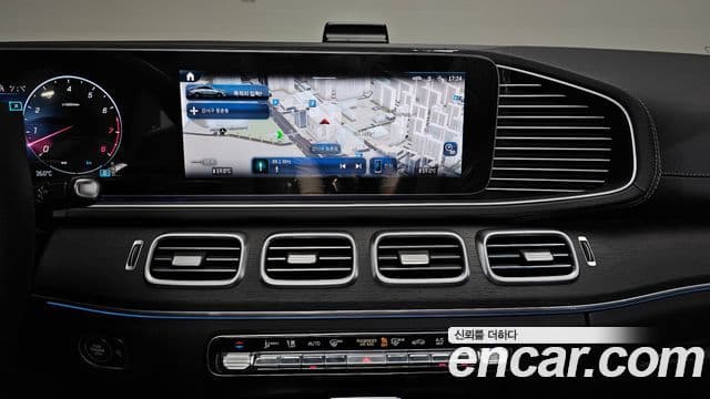 Mercedes-Benz GLE-Class 2025 — Photo 12/36