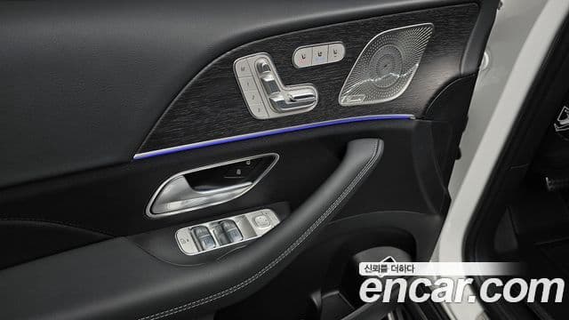Mercedes-Benz GLE-Class 2025 — Photo 2/36