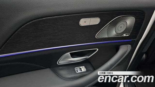 Mercedes-Benz GLE-Class 2025 — Photo 23/36