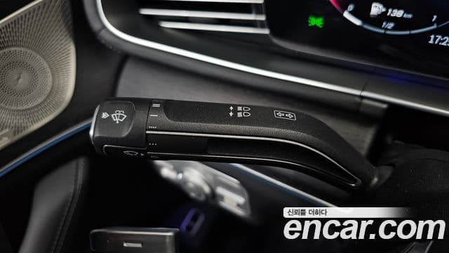 Mercedes-Benz GLE-Class 2025 — Photo 13/36