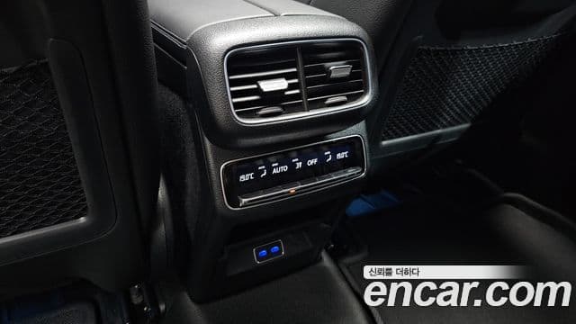 Mercedes-Benz GLE-Class 2025 — Photo 29/36