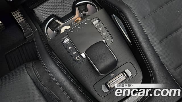 Mercedes-Benz GLE-Class 2025 — Photo 17/36