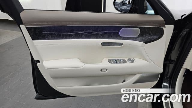 Genesis G90 2025 — Photo 35/43