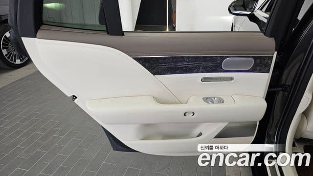 Genesis G90 2025 — Photo 1/43