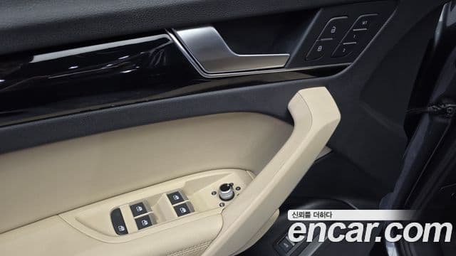Audi Q5 2022 — ფოტო 13/20