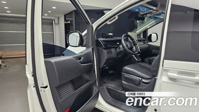 Hyundai Staria 2026 — ფოტო 9/20