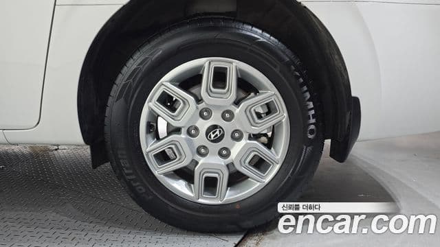 Hyundai Staria 2026 — Photo 4/30