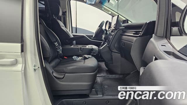 Hyundai Staria 2026 — Photo 6/30