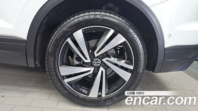 Volkswagen Touareg 2023 — фото 5 из 20