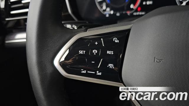 Volkswagen Touareg 2023 — Şəkil 17/20