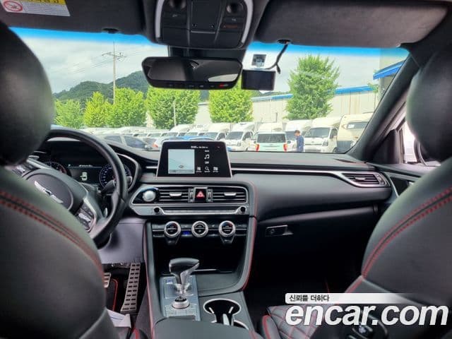 Genesis G70 2018 — ფოტო 8/19