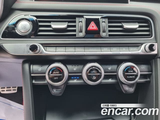 Genesis G70 2018 — ფოტო 12/19