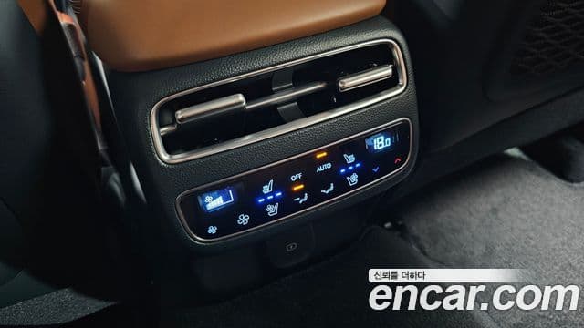 Genesis GV70 2025 — ფოტო 17/20