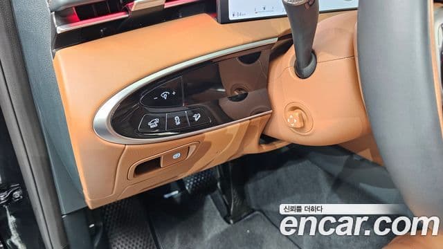 Genesis GV70 2025 — ფოტო 18/20