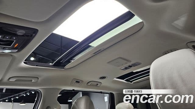 Kia Carnival 2022 — Фото 18/20