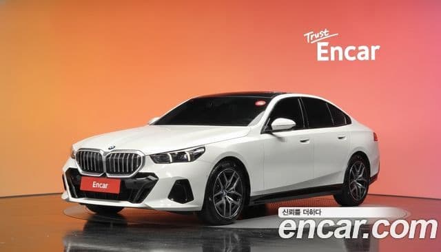 BMW 5 Series 2025 — Фото 1/20