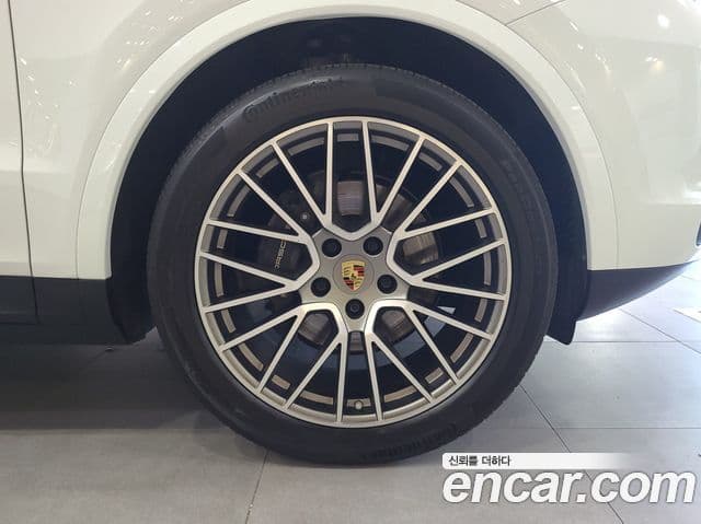 Porsche Cayenne 2023 — фото 4 из 20