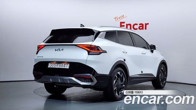 Kia Sportage 2022 — Фото 1/20