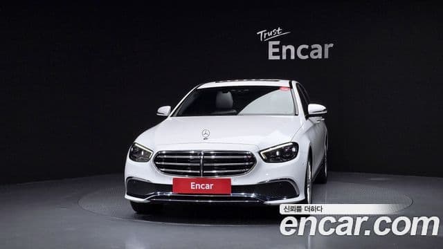 Mercedes-Benz E-Class 2022 — ფოტო 3/20