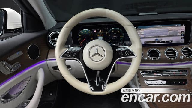 Mercedes-Benz E-Class 2022 — ფოტო 13/20