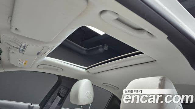 Mercedes-Benz E-Class 2022 — ფოტო 19/20