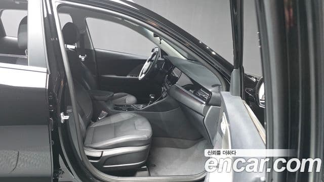 Kia Niro 2021 — Şəkil 11/20