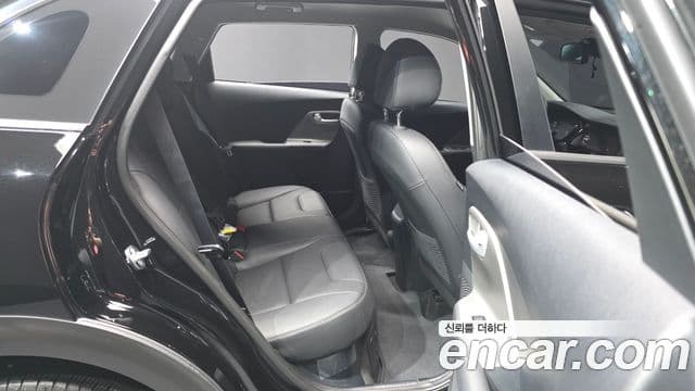 Kia Niro 2021 — Şəkil 12/20