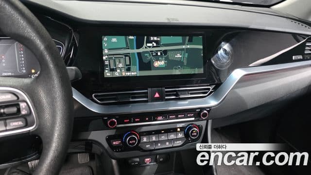Kia Niro 2021 — Şəkil 14/20