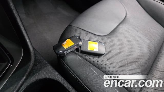 Kia Niro 2021 — Şəkil 18/20