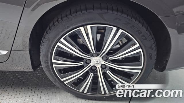 Volvo S90 2024 — Photo 21/35
