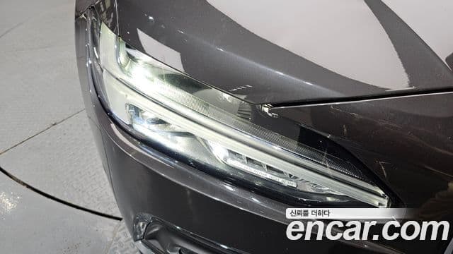Volvo S90 2024 — Photo 25/35