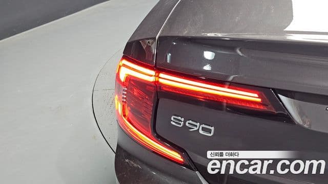 Volvo S90 2024 — Photo 12/35