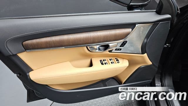 Volvo S90 2024 — Photo 29/35