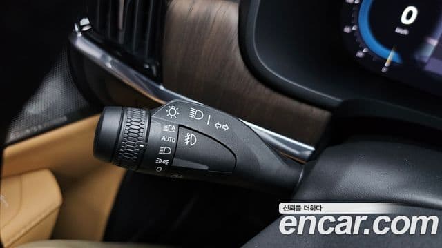 Volvo S90 2024 — Photo 24/35