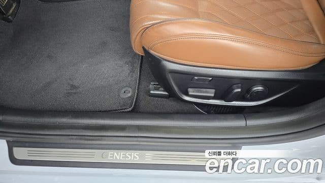 Genesis G70 2019 — ფოტო 33/34