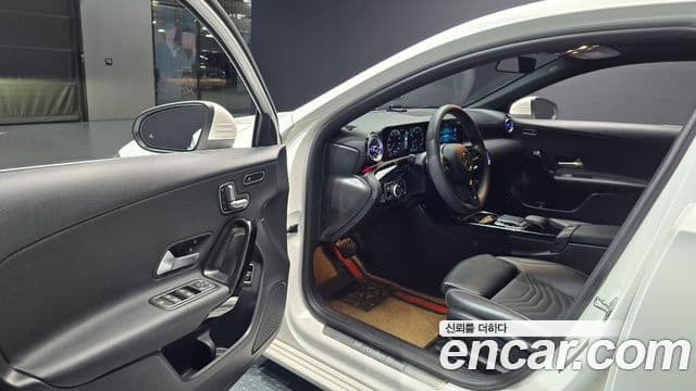 Mercedes-Benz A-Class 2020 — ფოტო 10/20