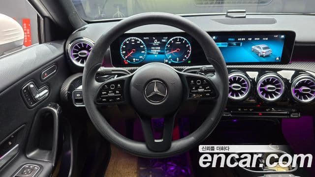 Mercedes-Benz A-Class 2020 — ფოტო 13/20