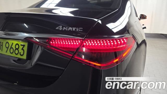 Mercedes-Benz S-Class 2021 — Photo 15/32