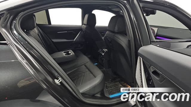BMW 5 Series 2026 — Photo 8/34