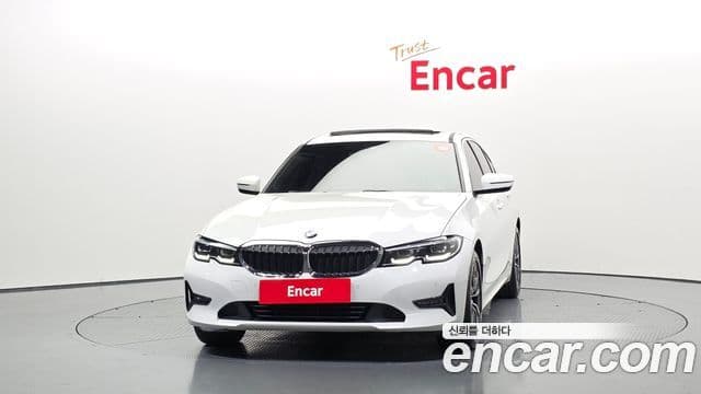 BMW 3 Series 2019 — ფოტო 25/31
