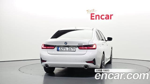 BMW 3 Series 2019 — ფოტო 21/31