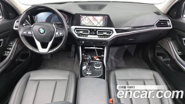 BMW 3 Series 2019 — ფოტო 27/31