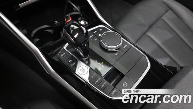 BMW 3 Series 2019 — ფოტო 17/31