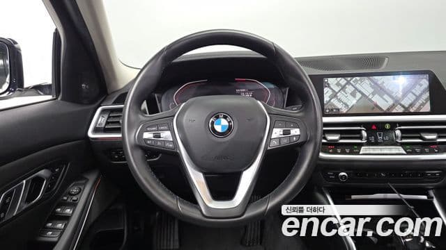 BMW 3 Series 2019 — ფოტო 29/31