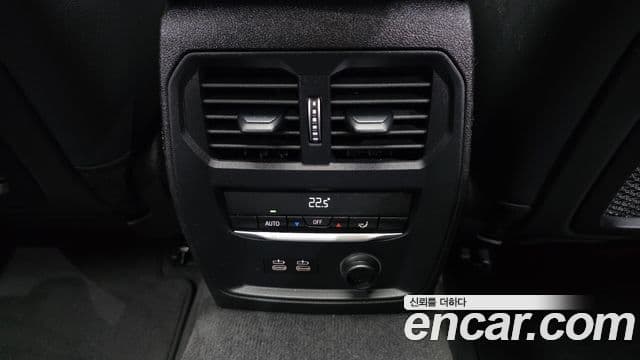 BMW 3 Series 2019 — ფოტო 22/31