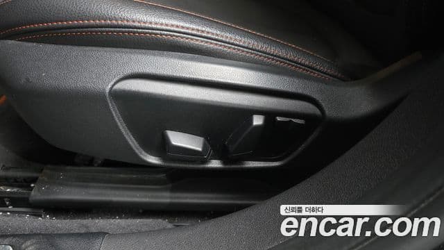 BMW 1 Series 2020 — Şəkil 19/20